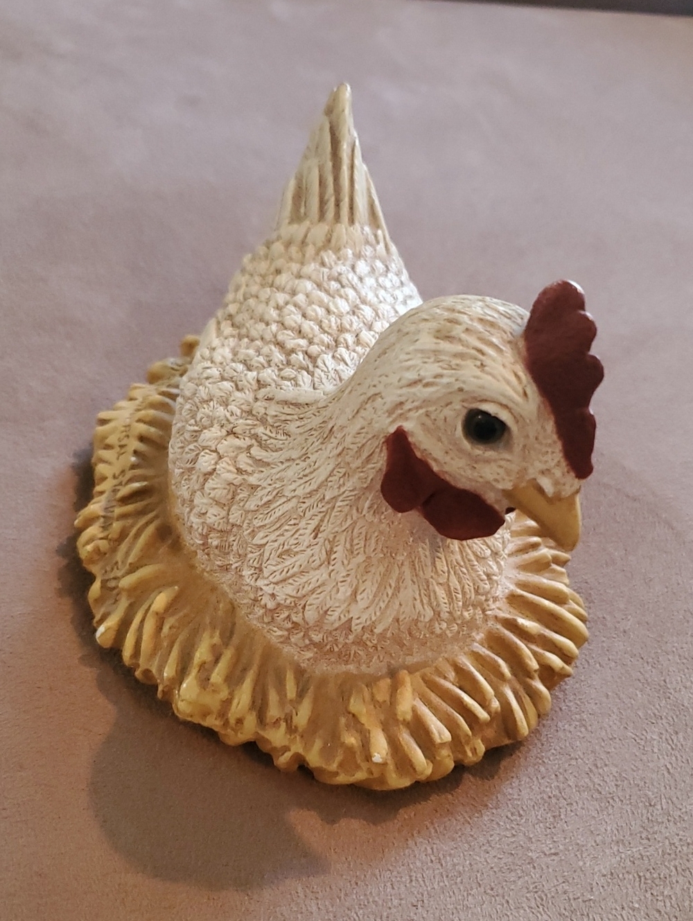 Farmhouse Chicken On A Nest Figurine - 1994